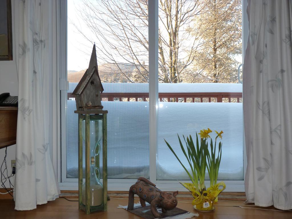 B&B Pinorama Sutton Bagian luar foto
